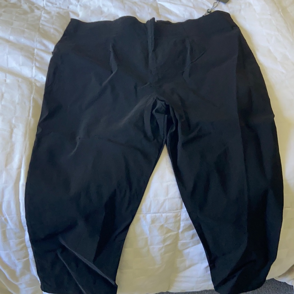 Brand new Hell Bunny black peddler pushers. NWT
